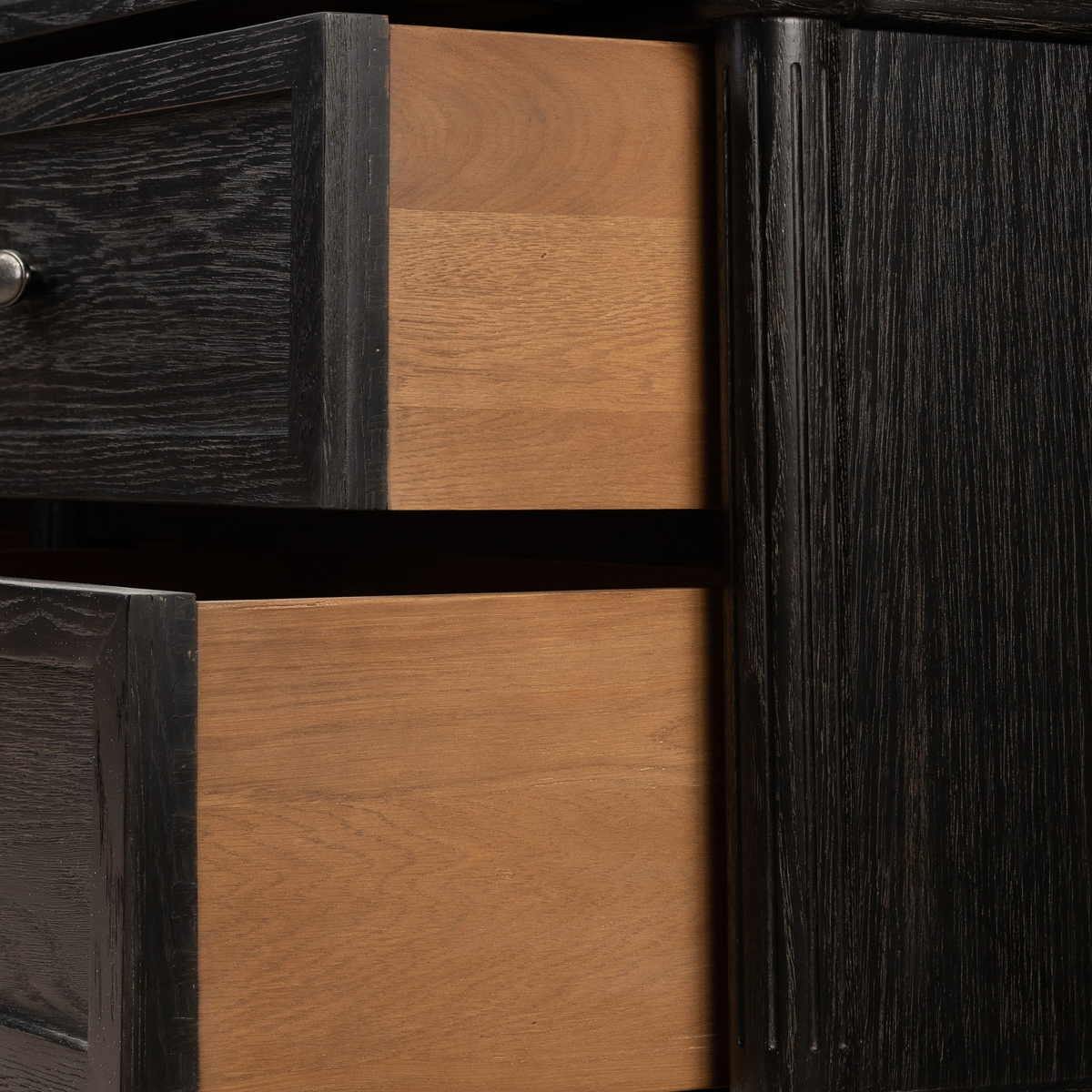 #color_distressed-black