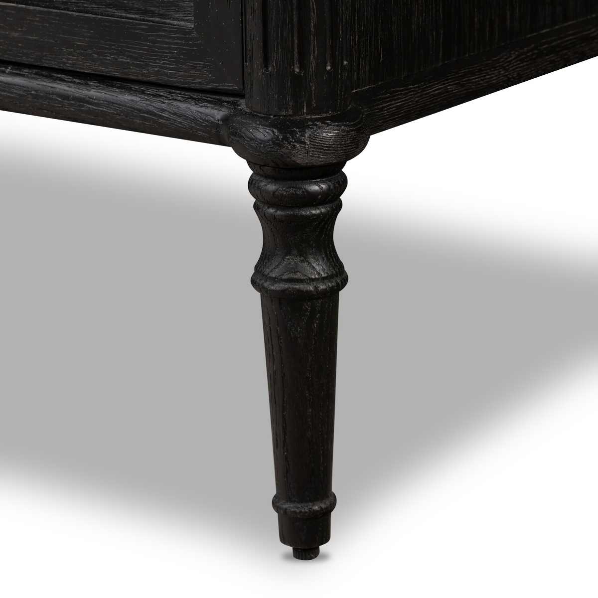 #color_distressed-black