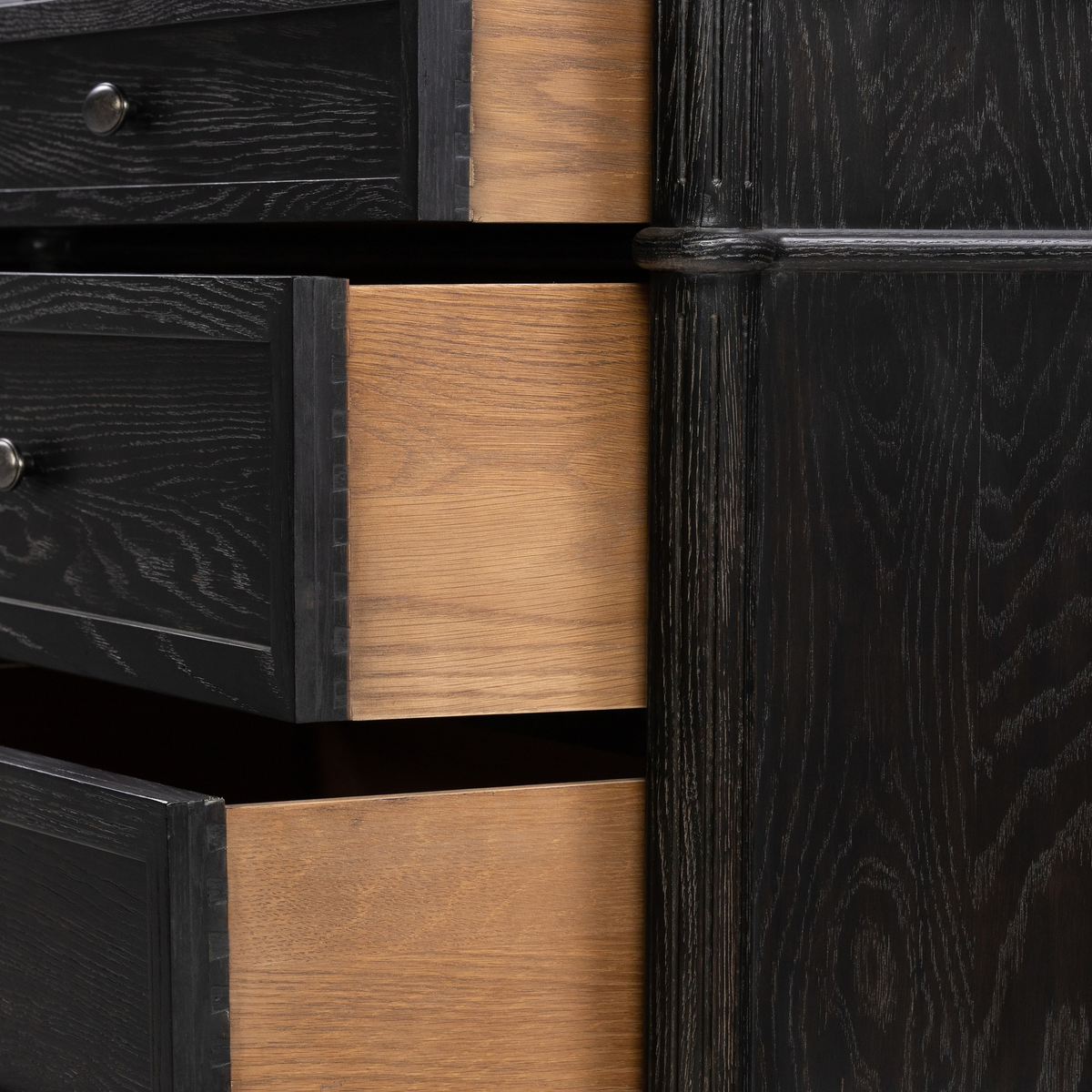 #color_distressed-black