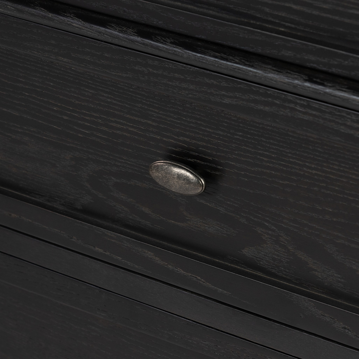 #color_distressed-black