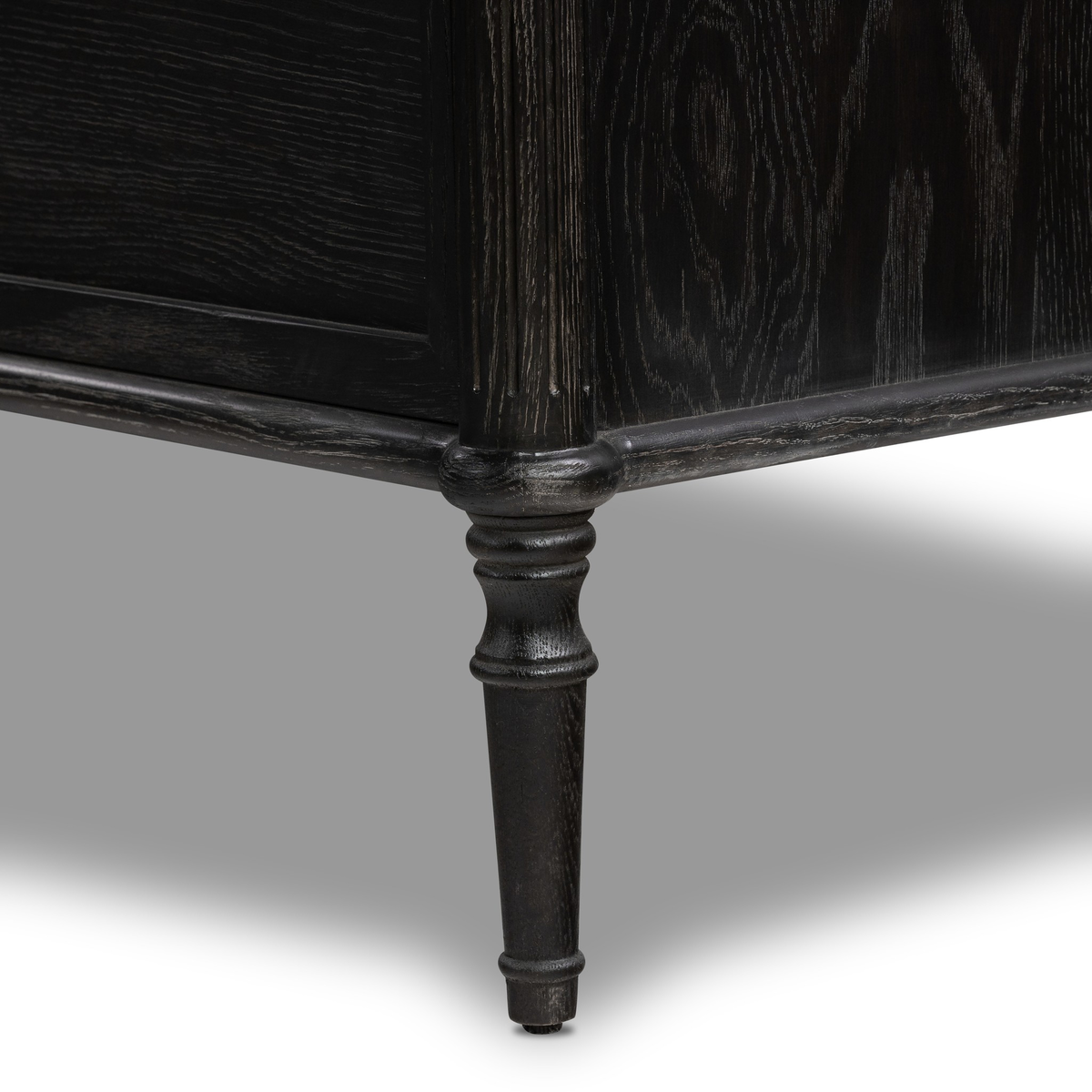 #color_distressed-black