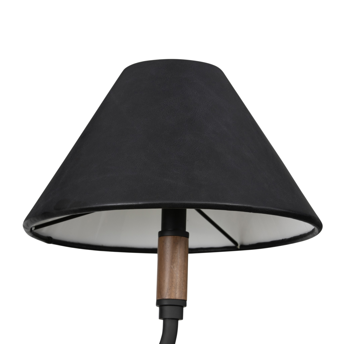 #color_black-leather