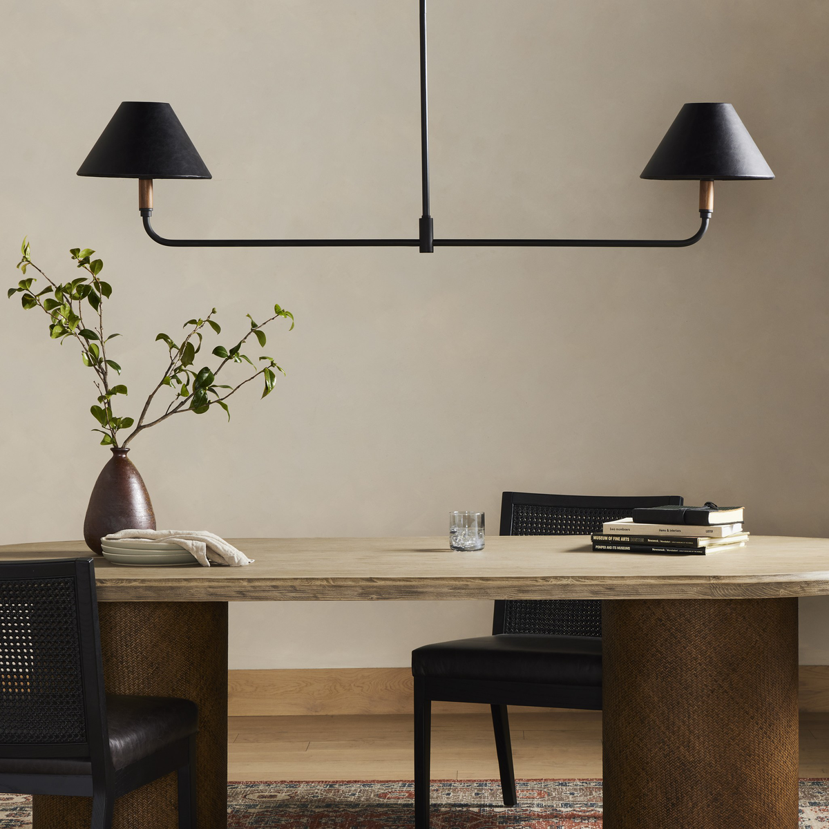 #color_black-leather