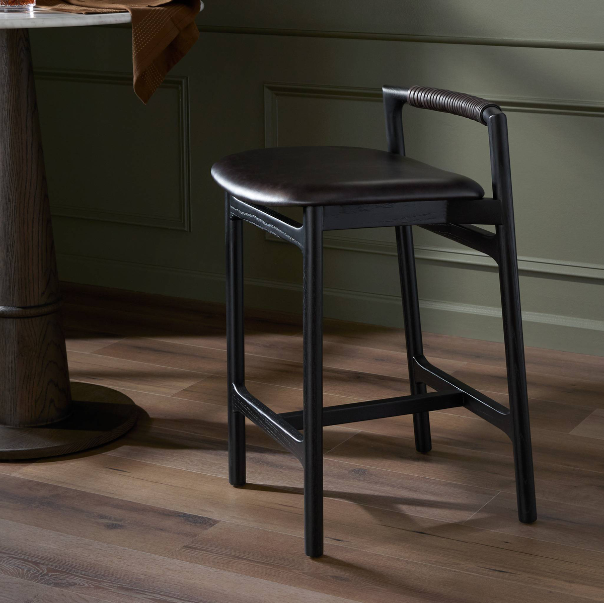 #color_seating/chairs/bar-counter