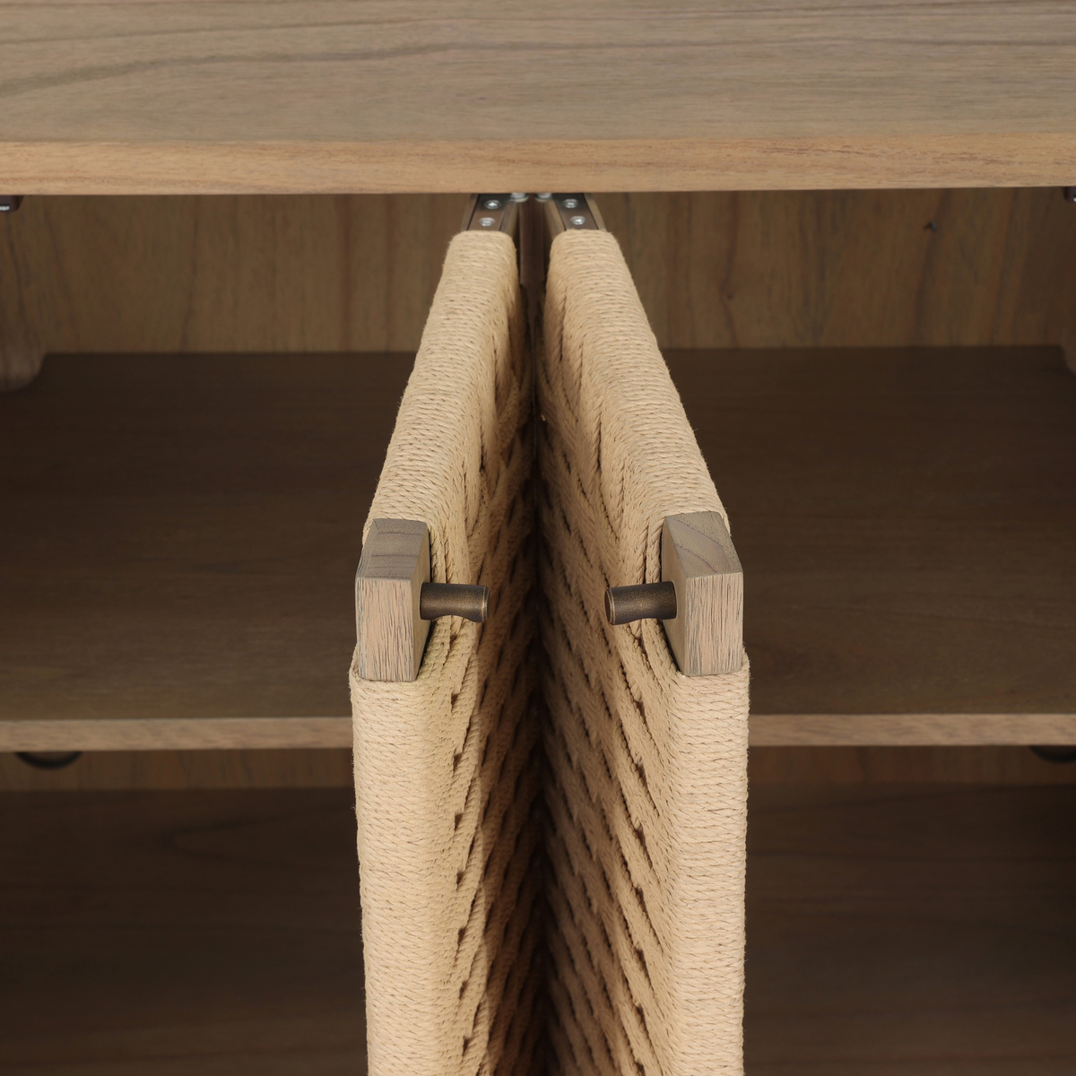 #color_sandy-mindi-veneer