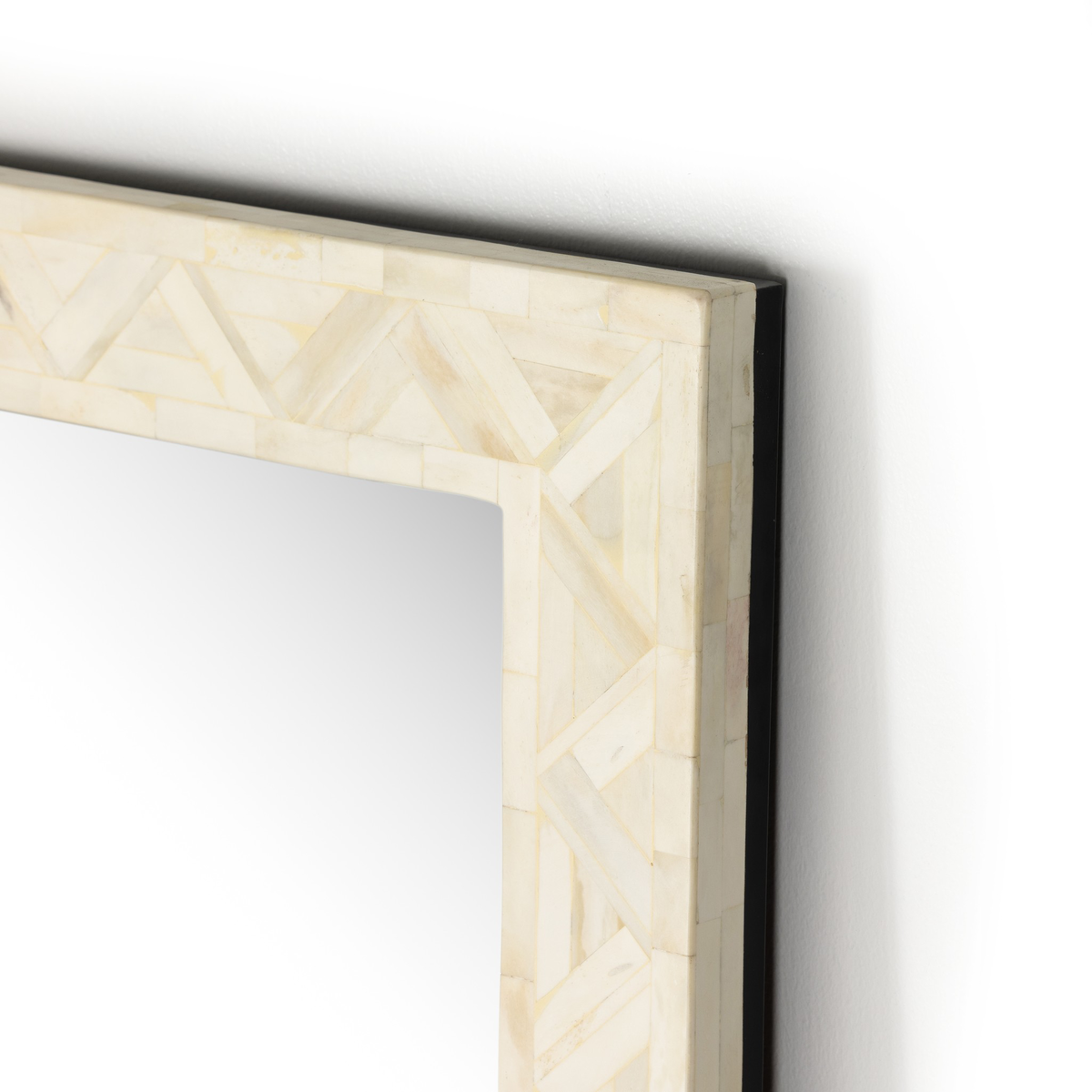 #color_white-bone-black-iron