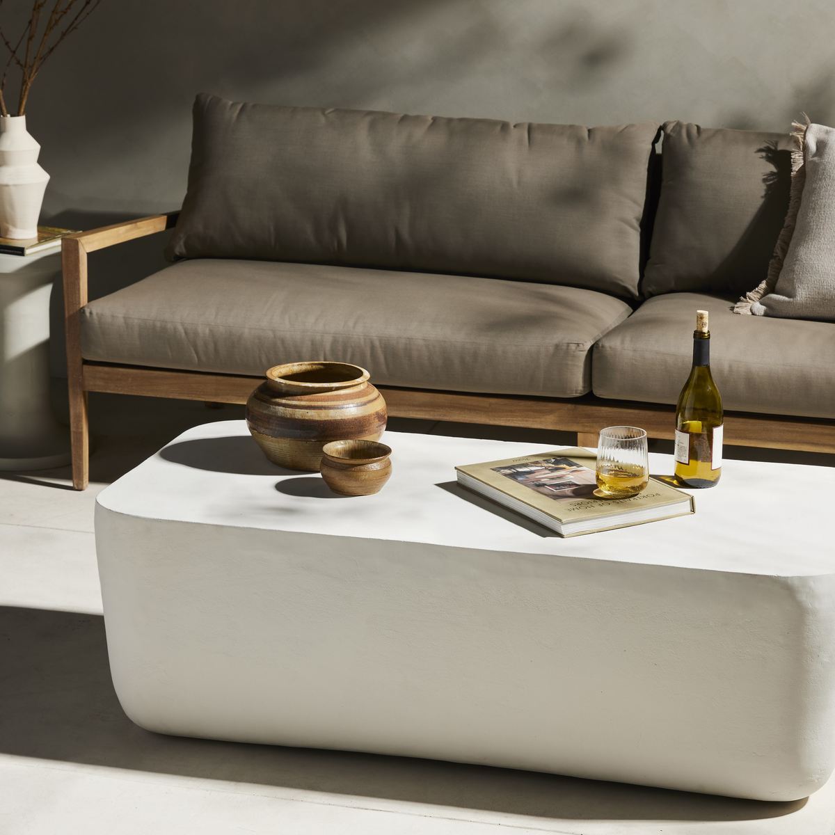 #color_matte-white-cast-aluminum