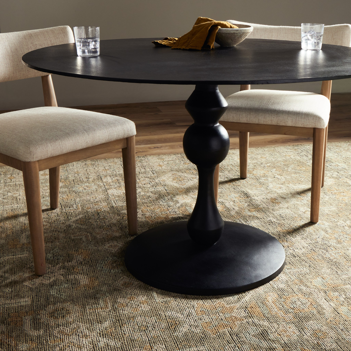#color_black-antique