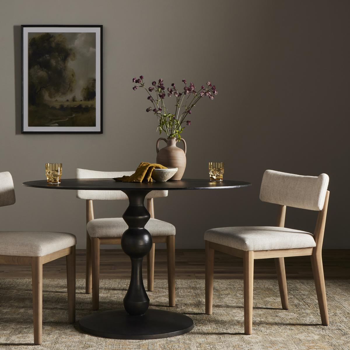 #color_black-antique