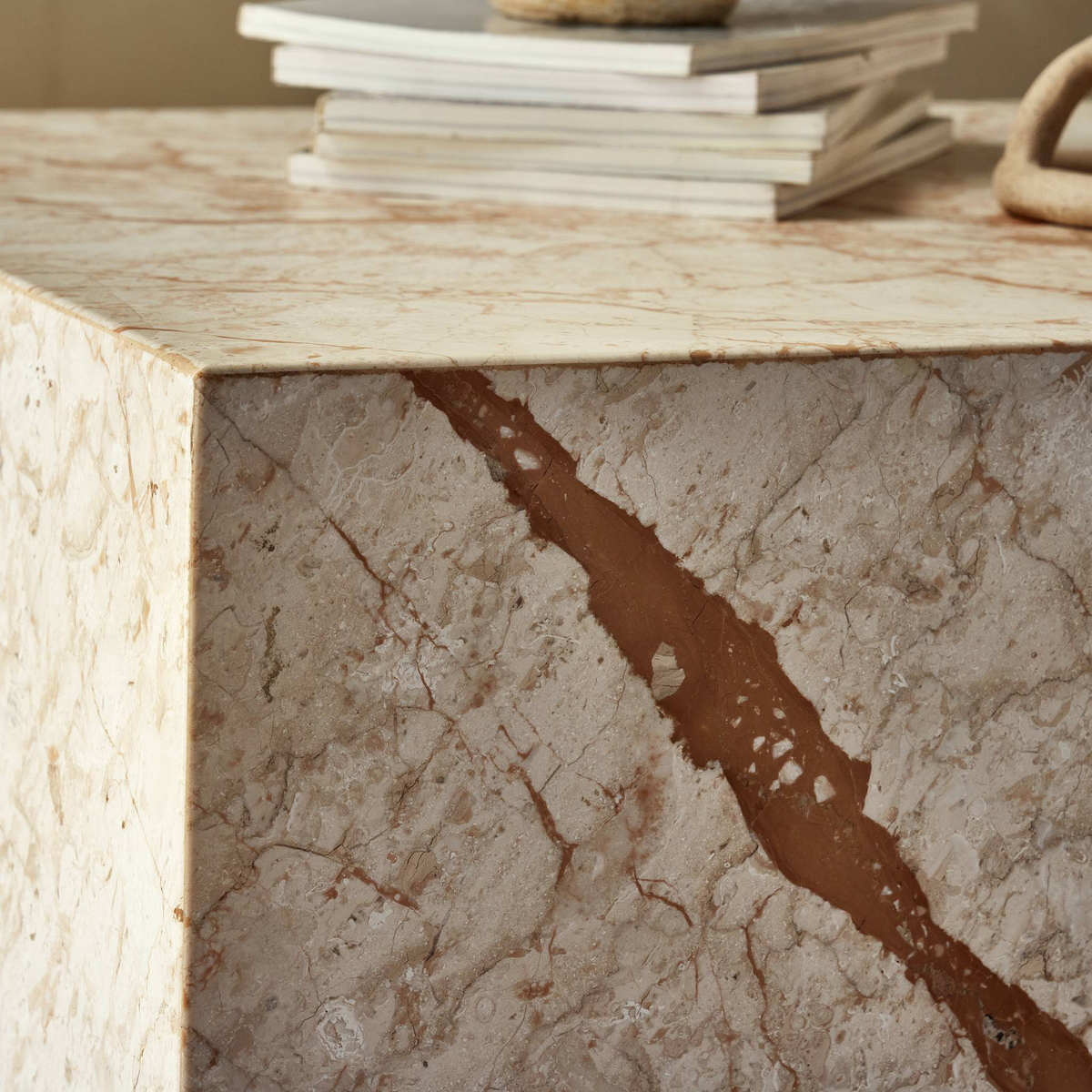 #color_desert-taupe-marble