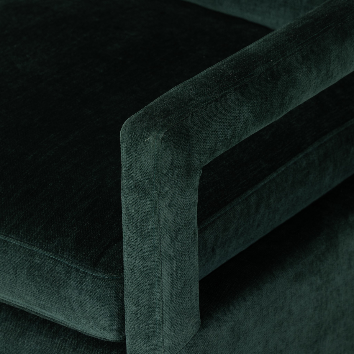 #color_emerald-worn-velvet
