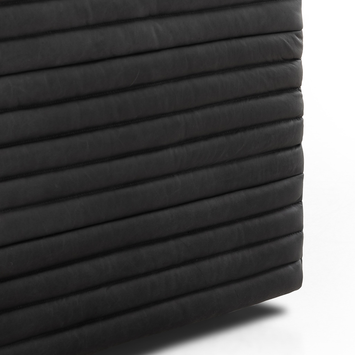 #color_eucapel-black