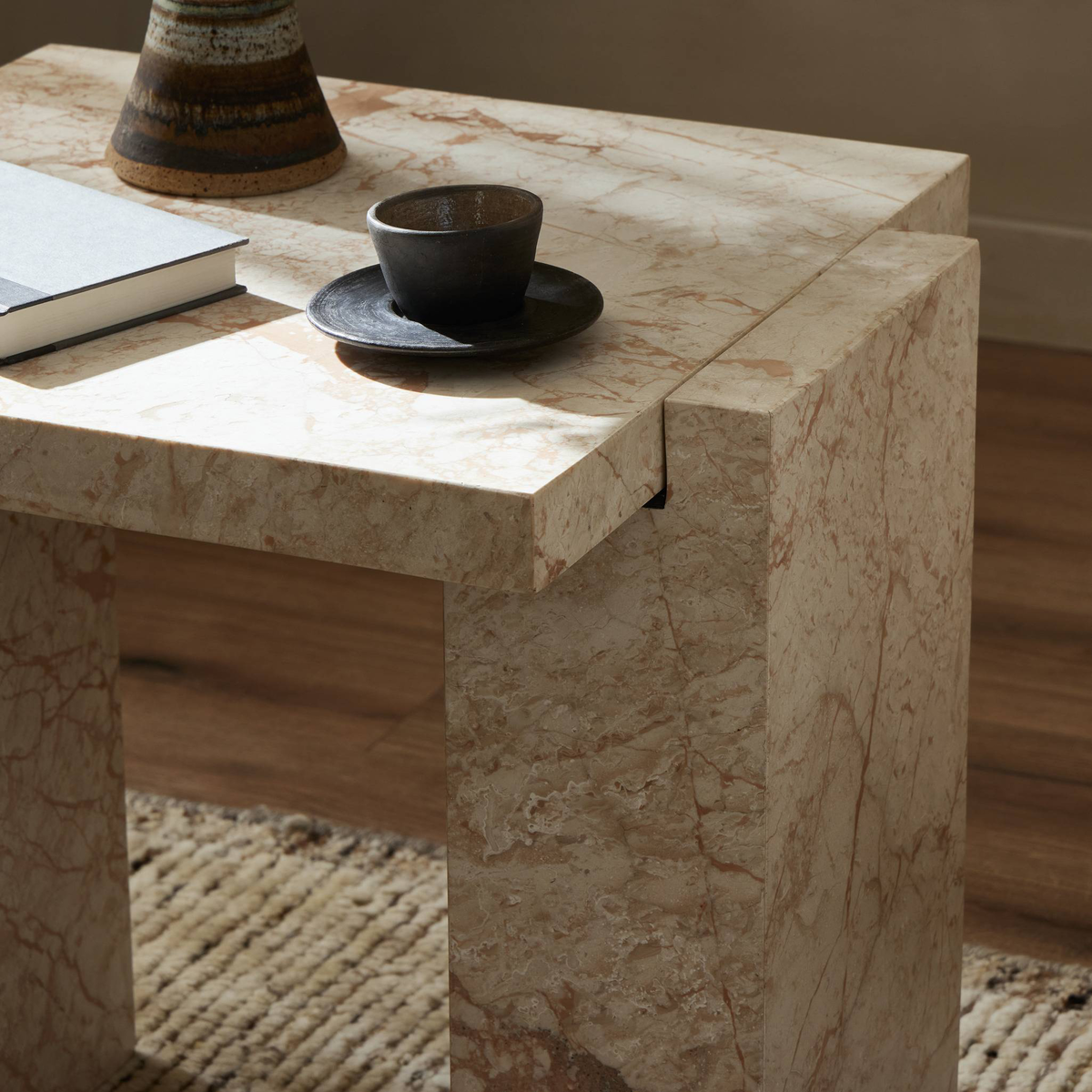 #color_desert-taupe-marble