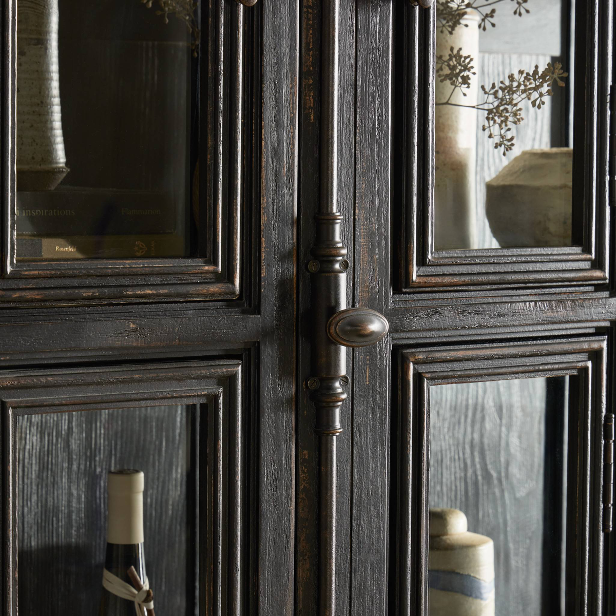 #color_distressed-burnt-black