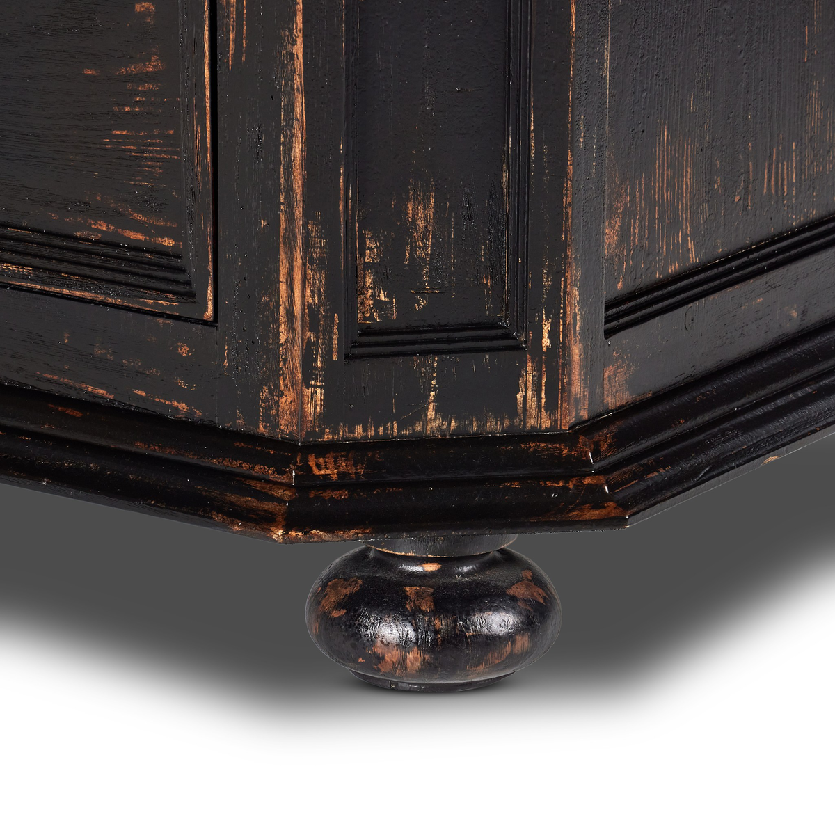 #color_distressed-burnt-black