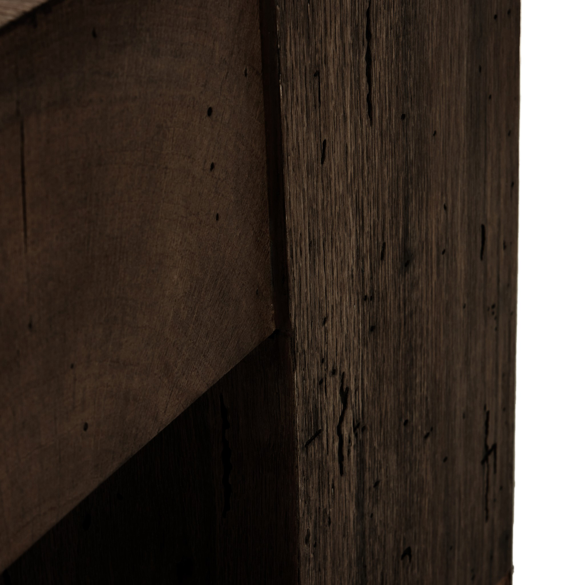 #color_ebony-rustic-wormwood-oak