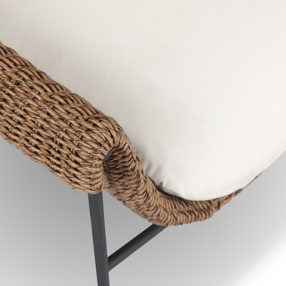 Suerte Outdoor Chair