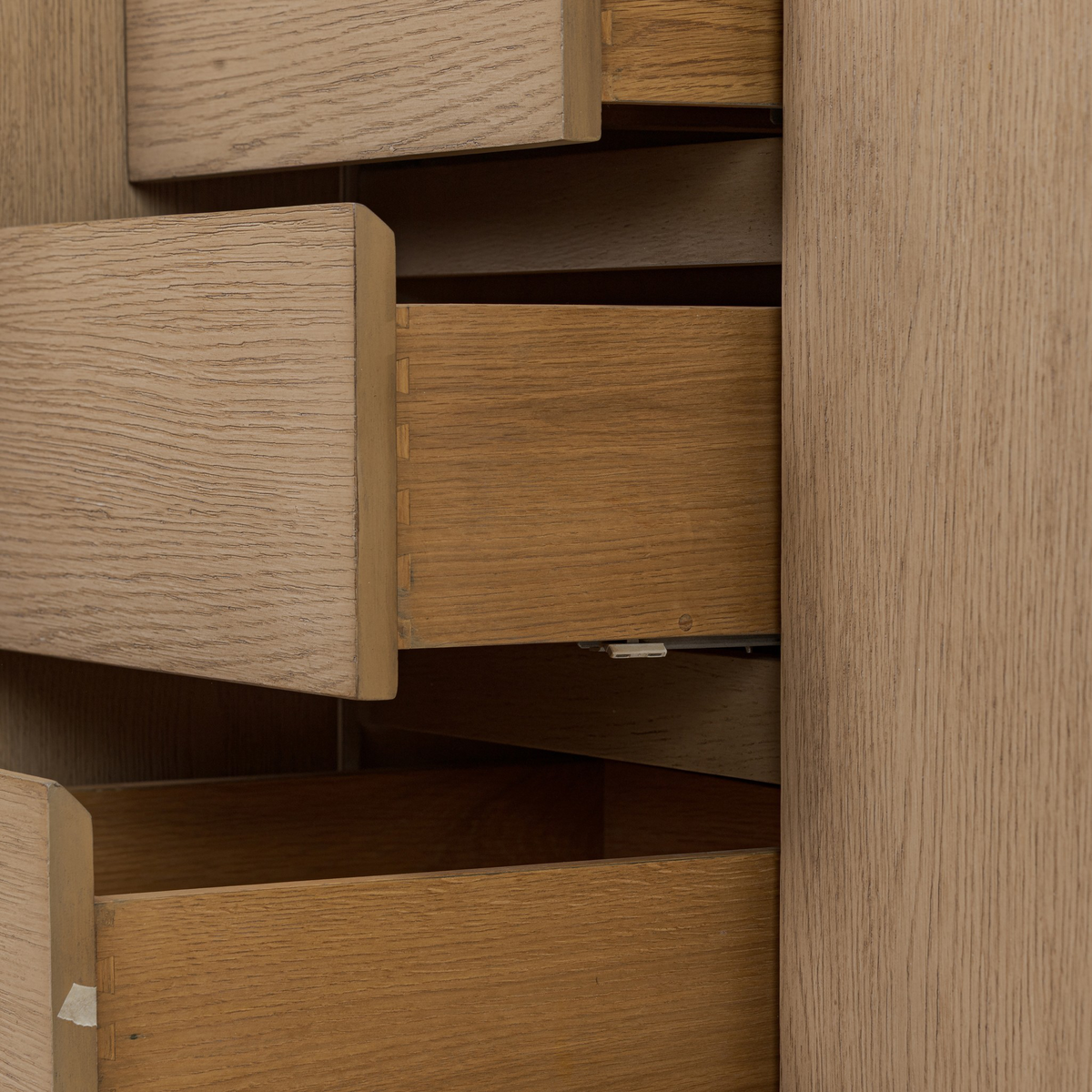 #color_satin-light-wash-oak-veneer