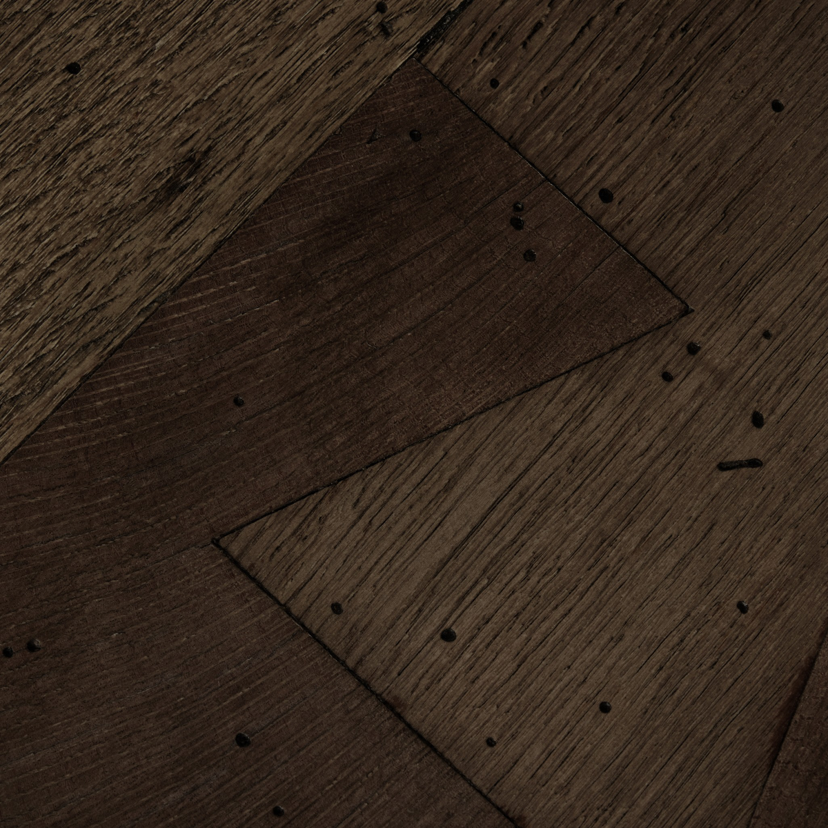 #color_ebony-rustic-wormwood-oak