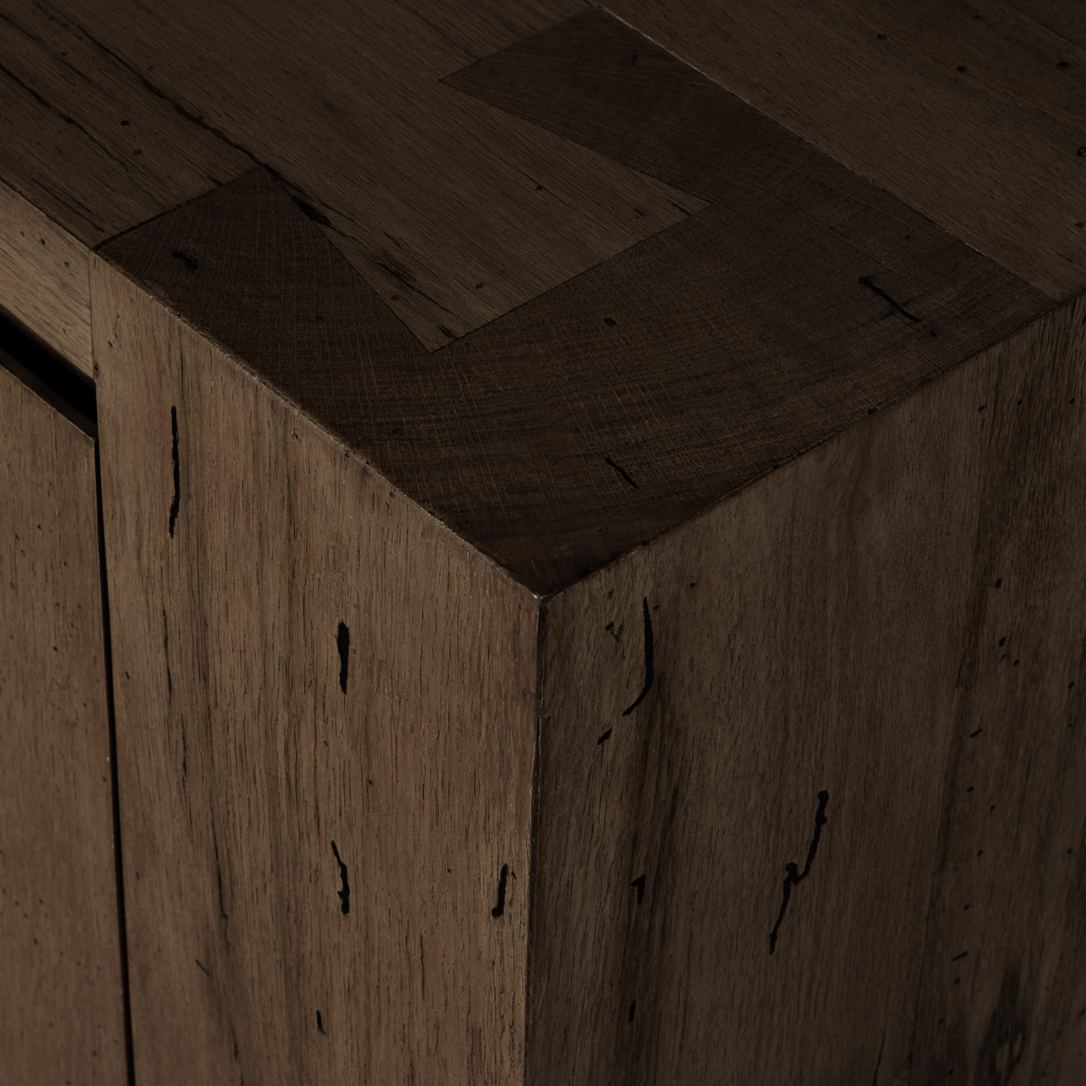 #color_ebony-rustic-wormwood-oak