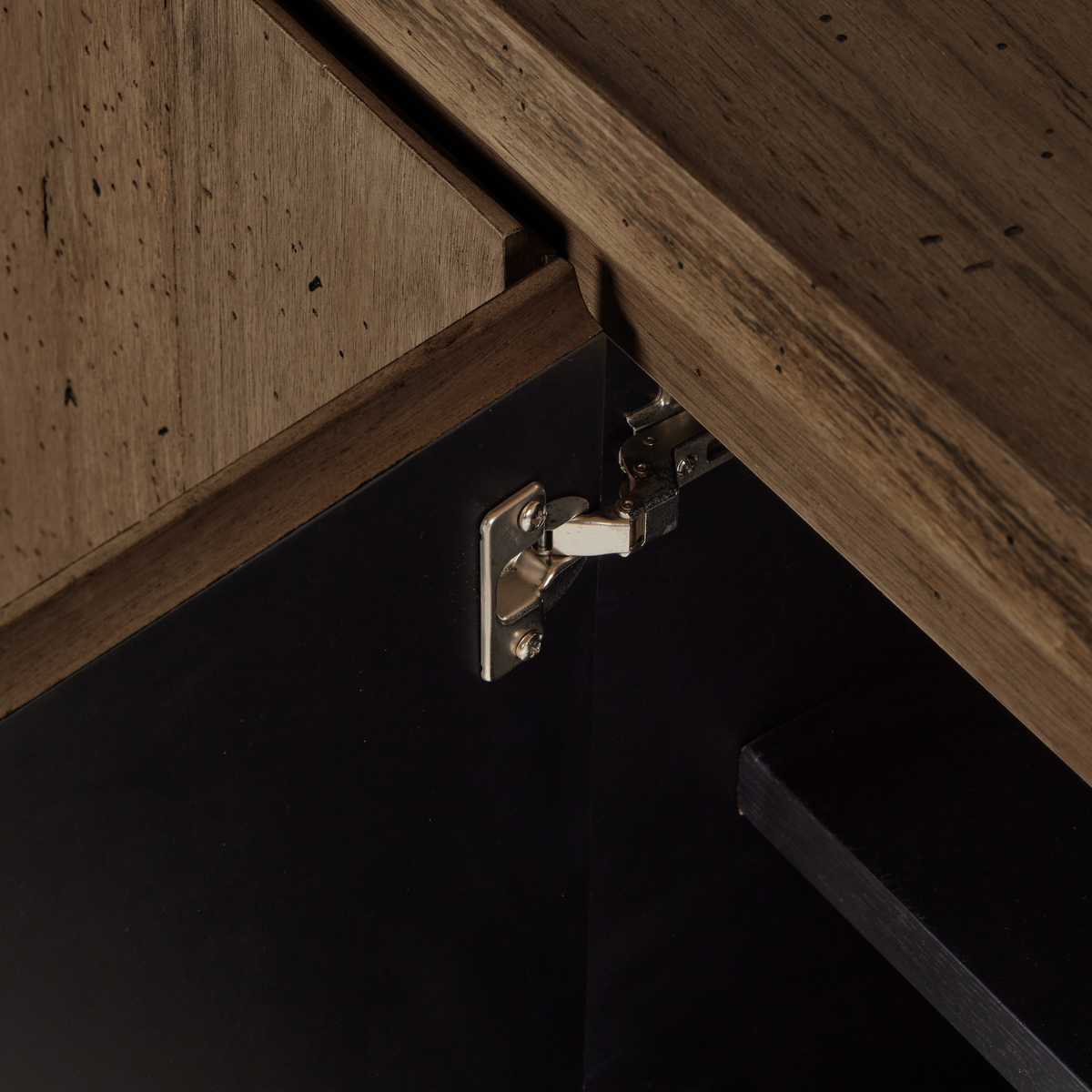 #color_ebony-rustic-wormwood-oak