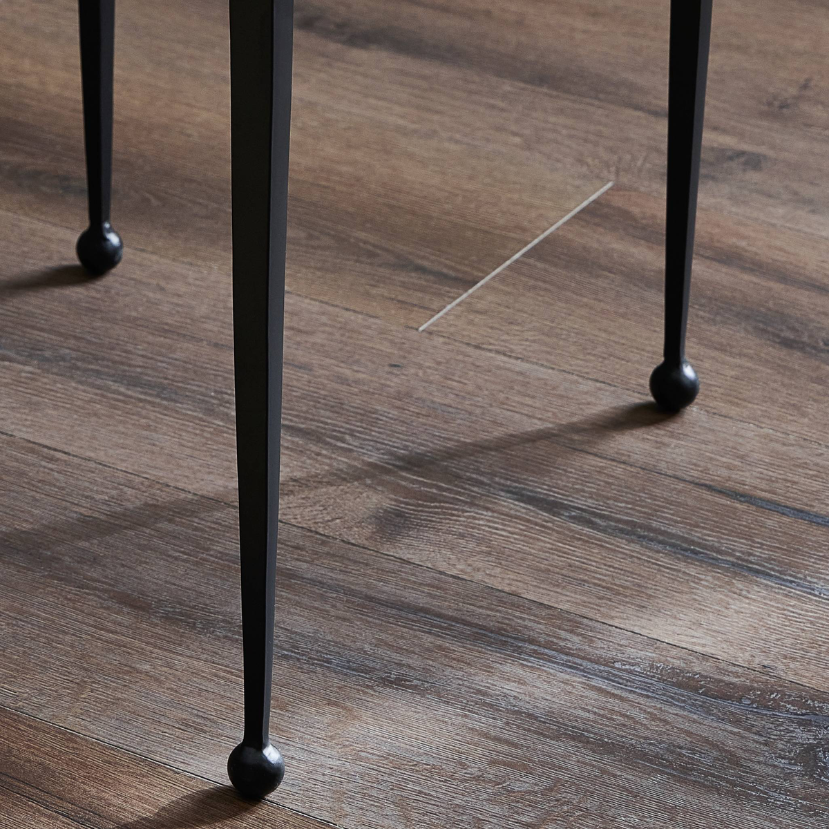 #color_smoked-black-cast-glass