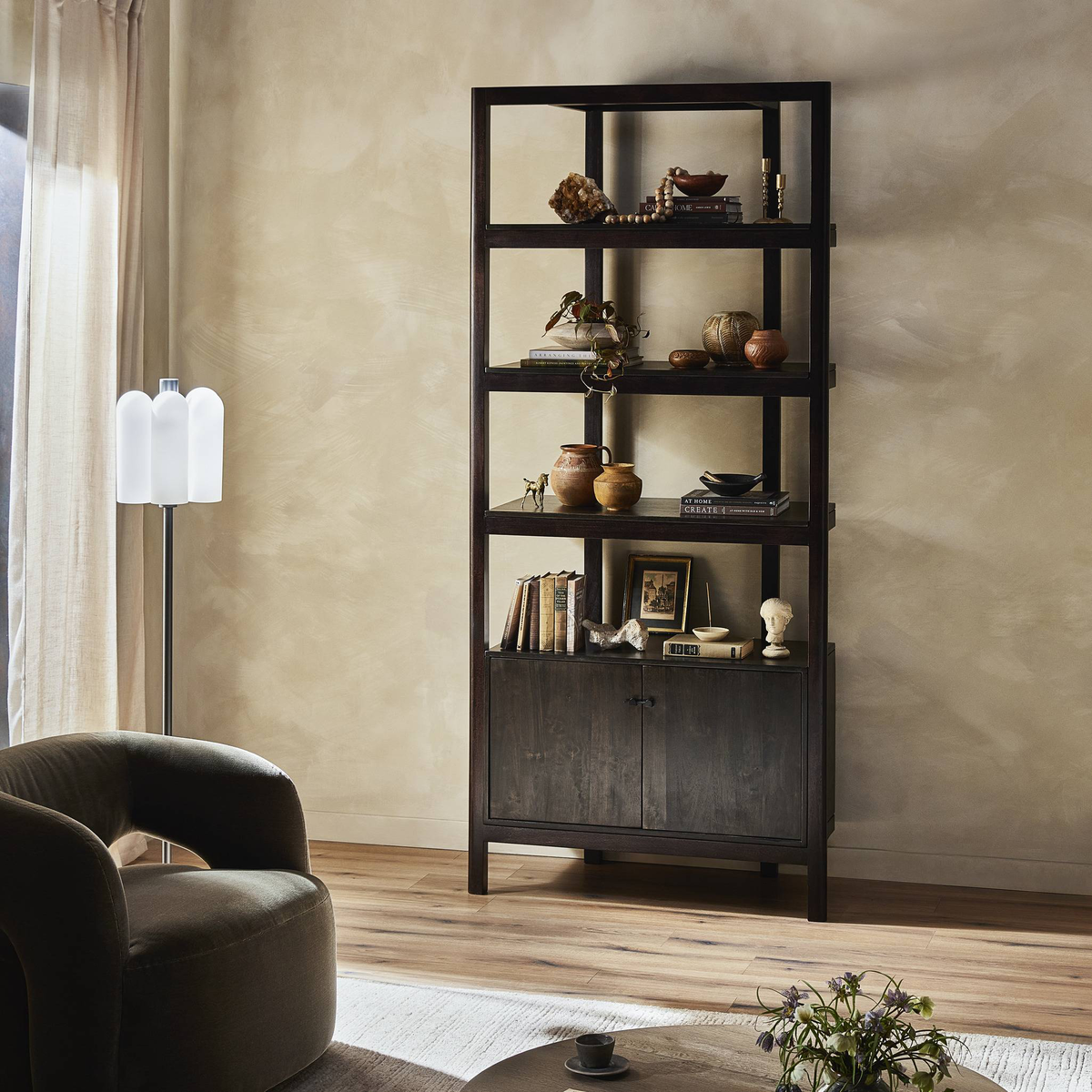 #color_worn-black-acacia