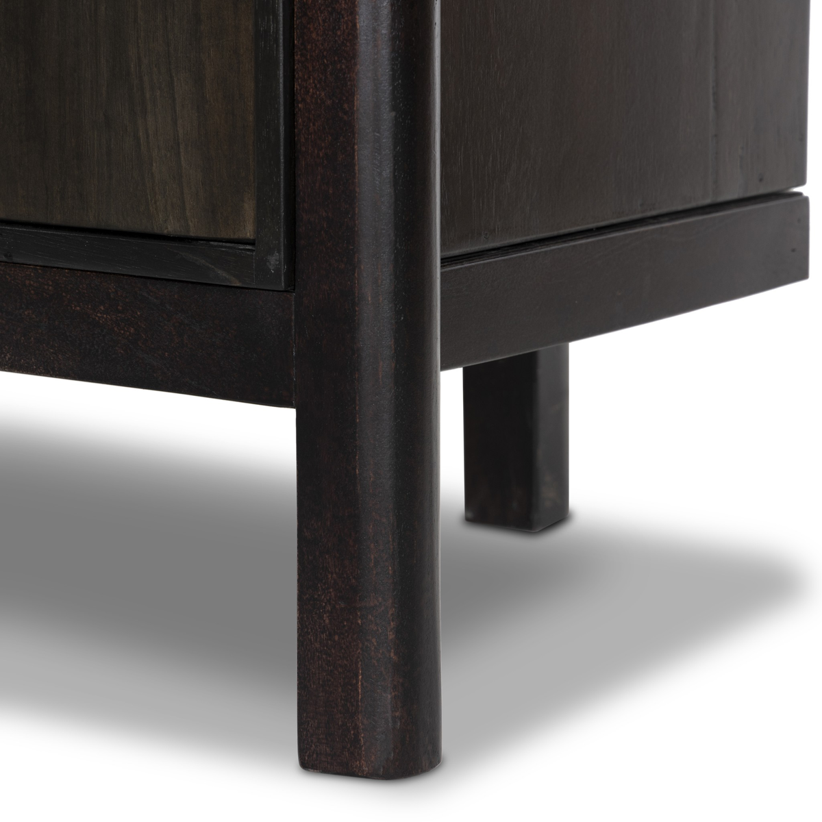 #color_worn-black-acacia