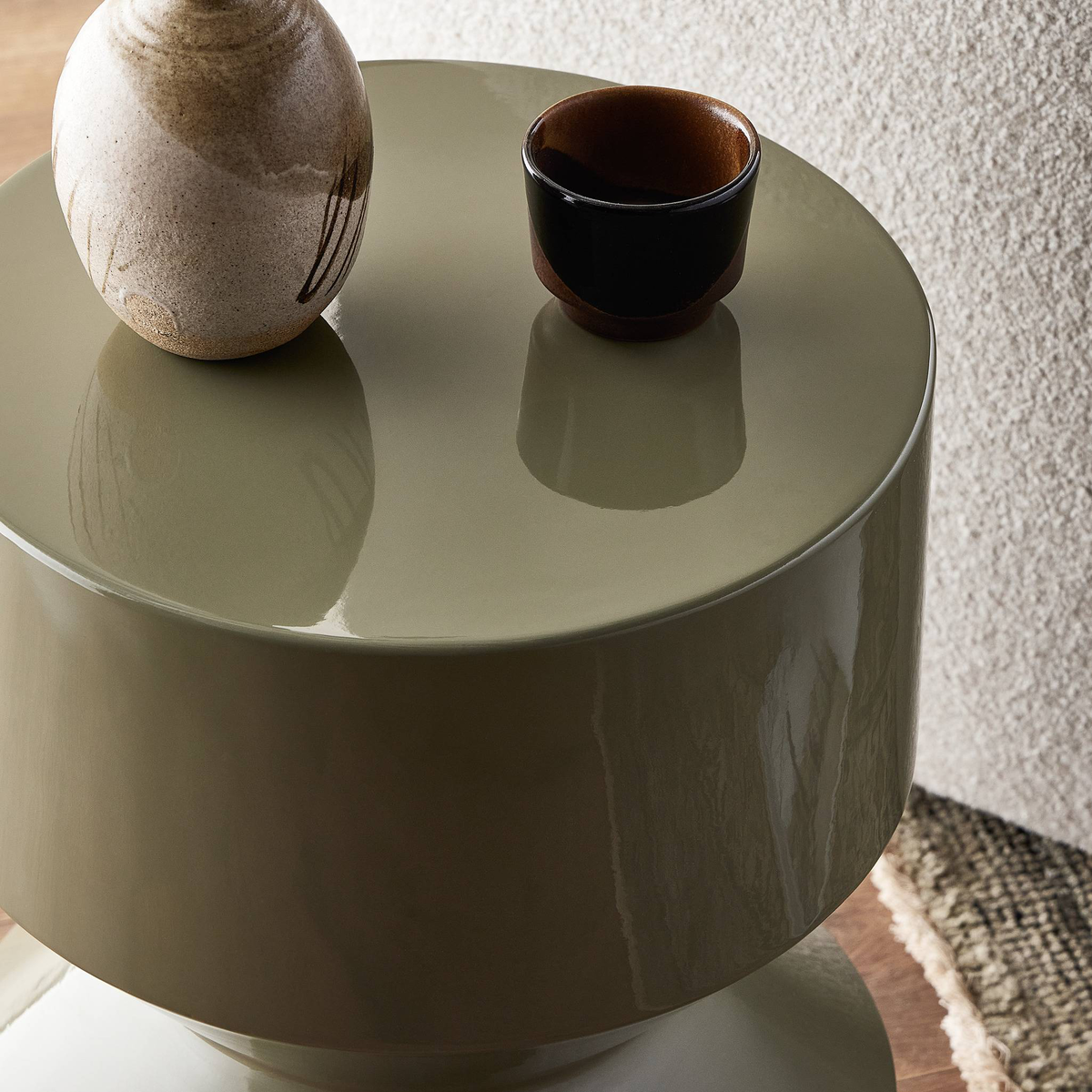 #color_moss-lacquered-concrete