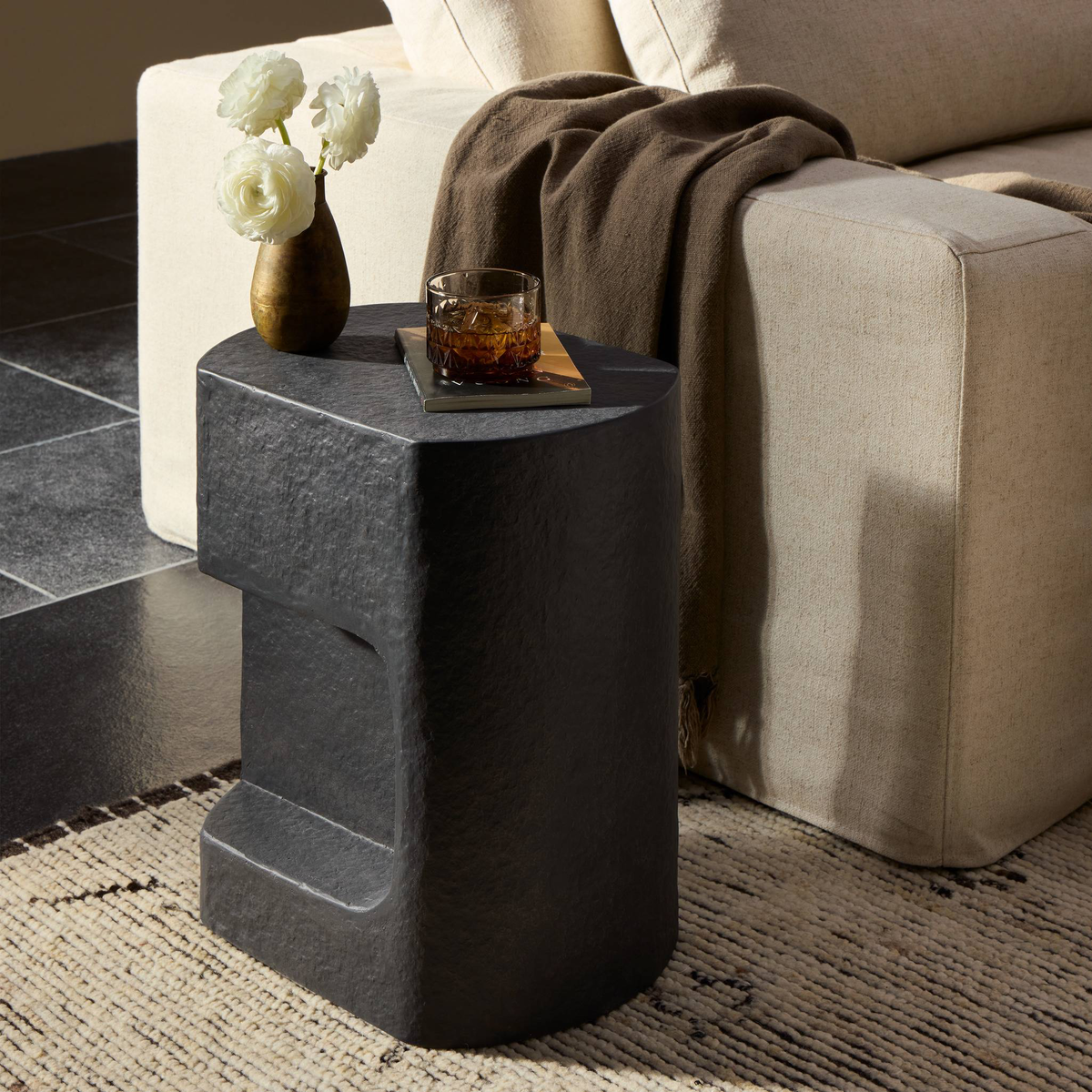 #color_distressed-graphite-concrete