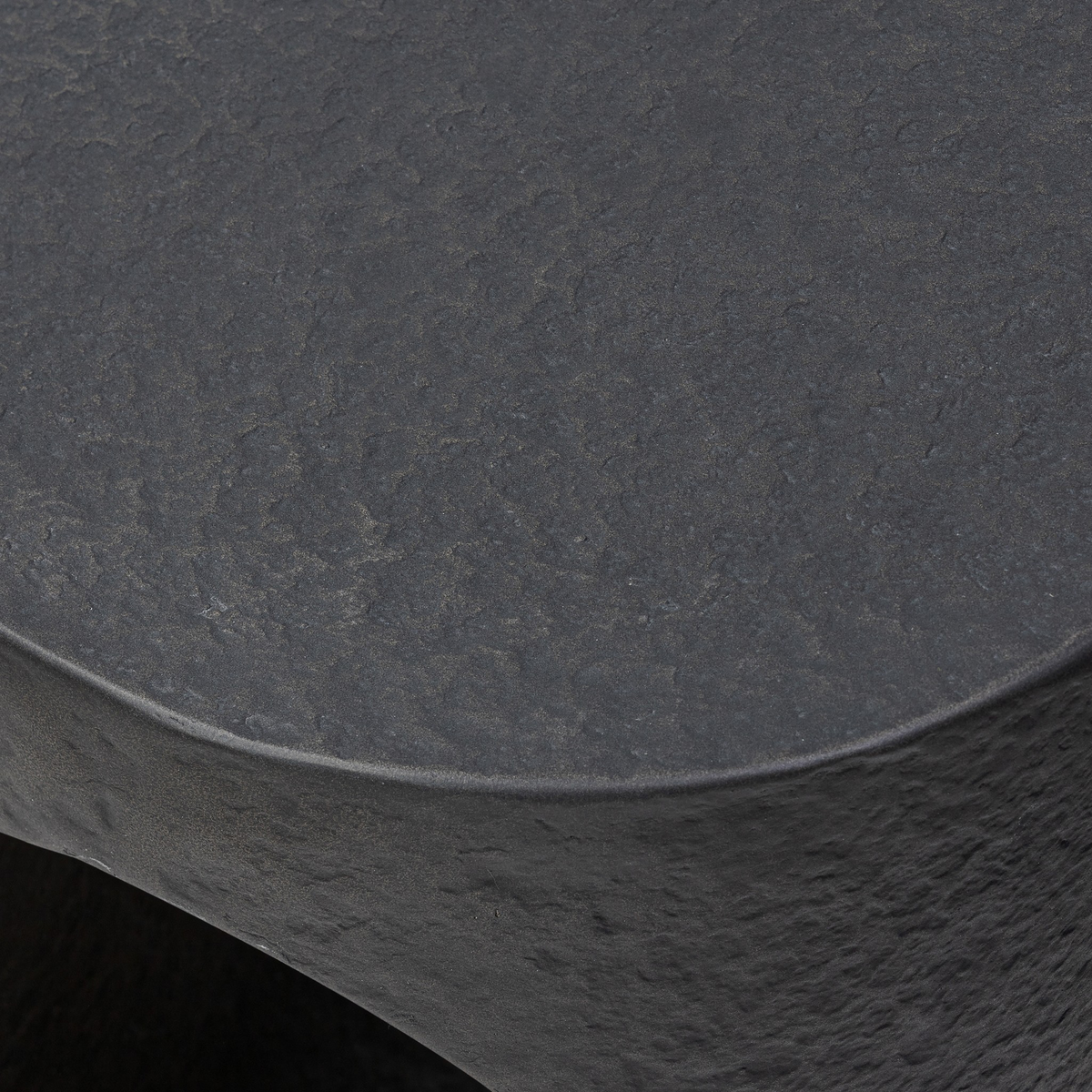 #color_distressed-graphite-concrete