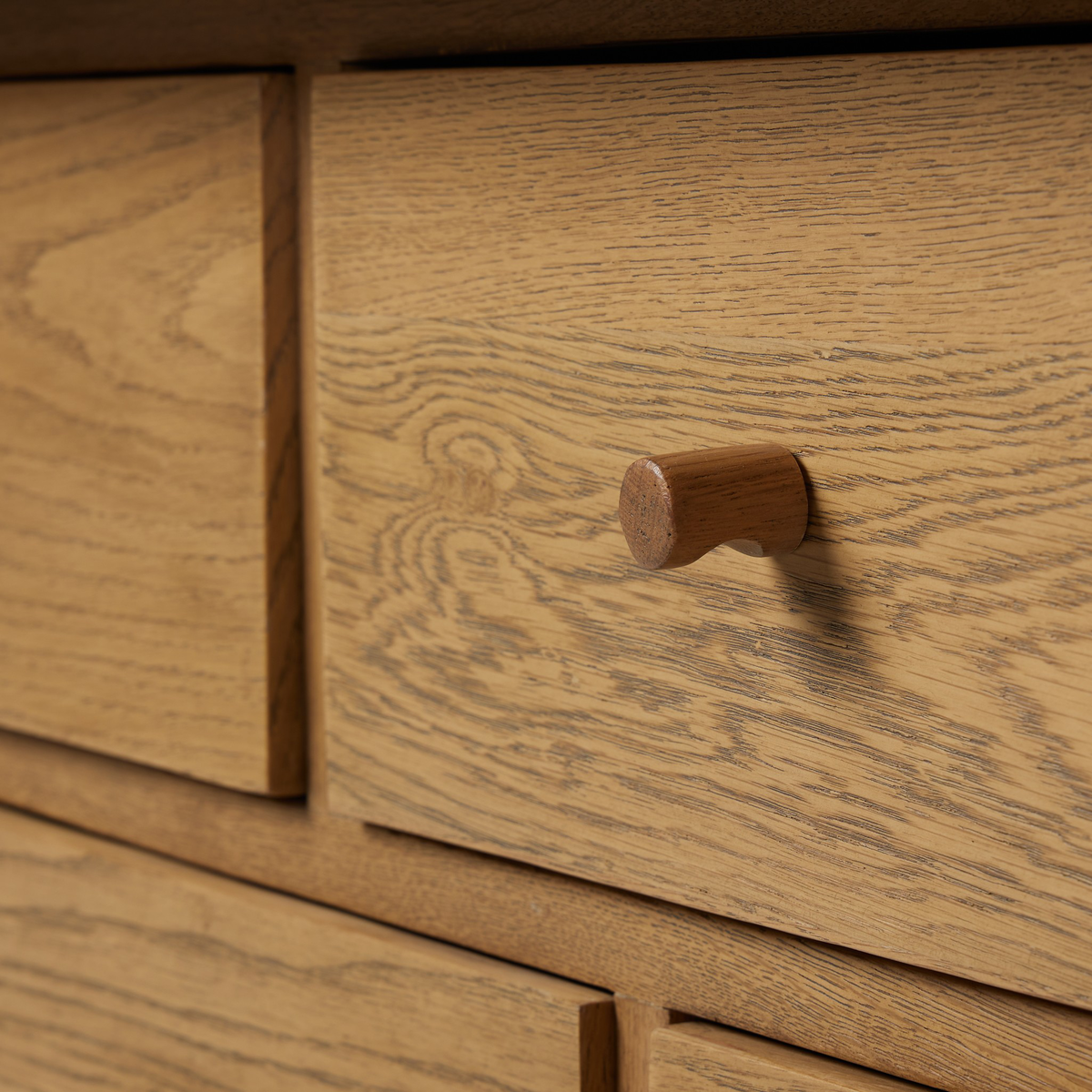 #color_natural-light-oak-veneer