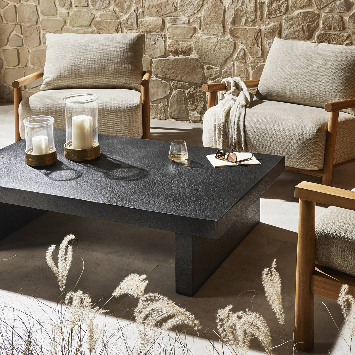 #color_distressed-graphite-concrete