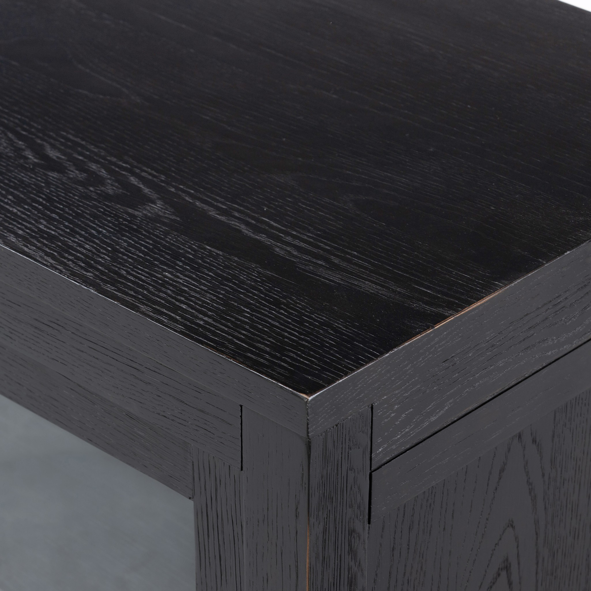 #color_worn-black