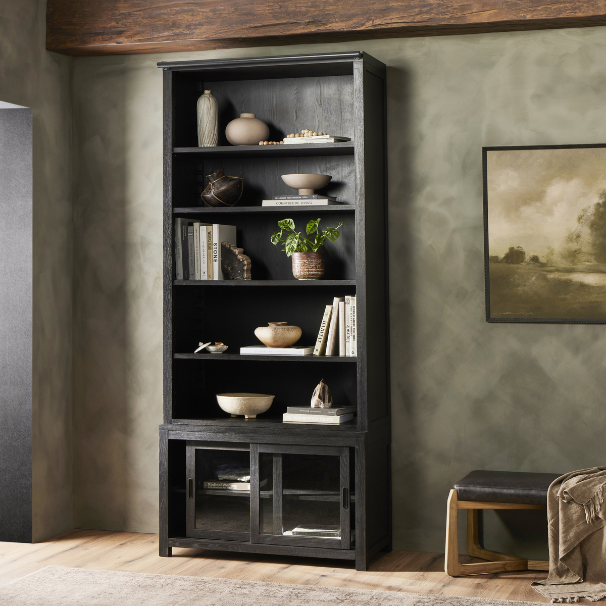 #color_worn-black