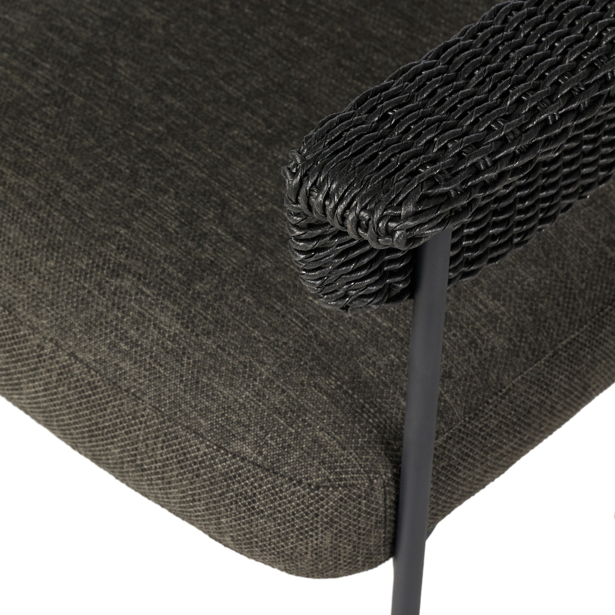 #color_ellor-black