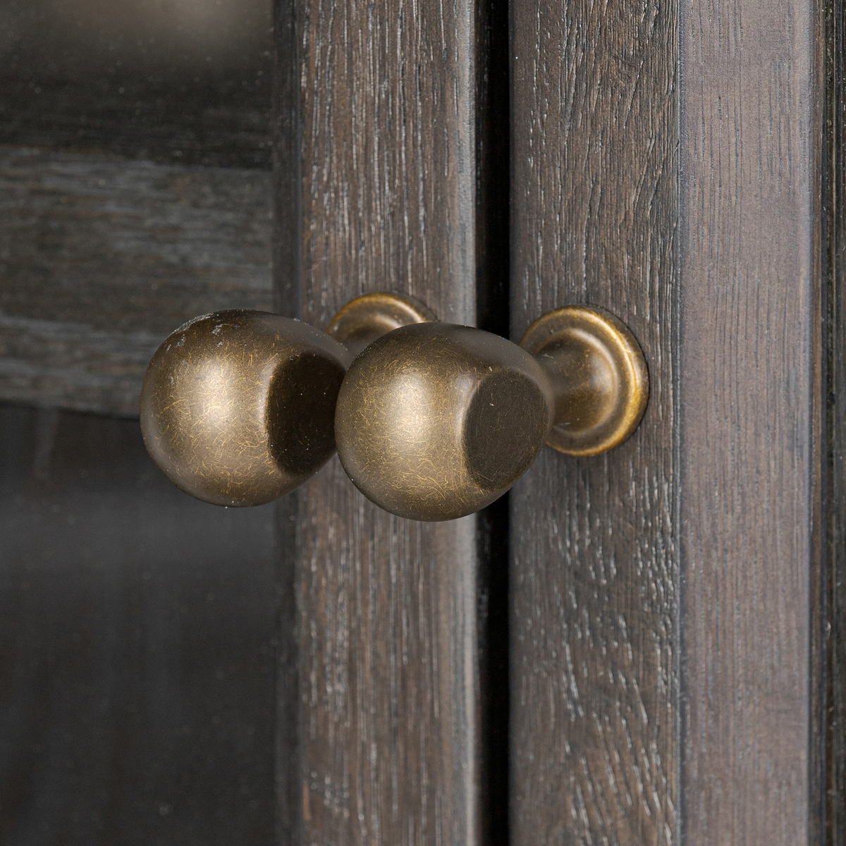#color_smoked-black-oak