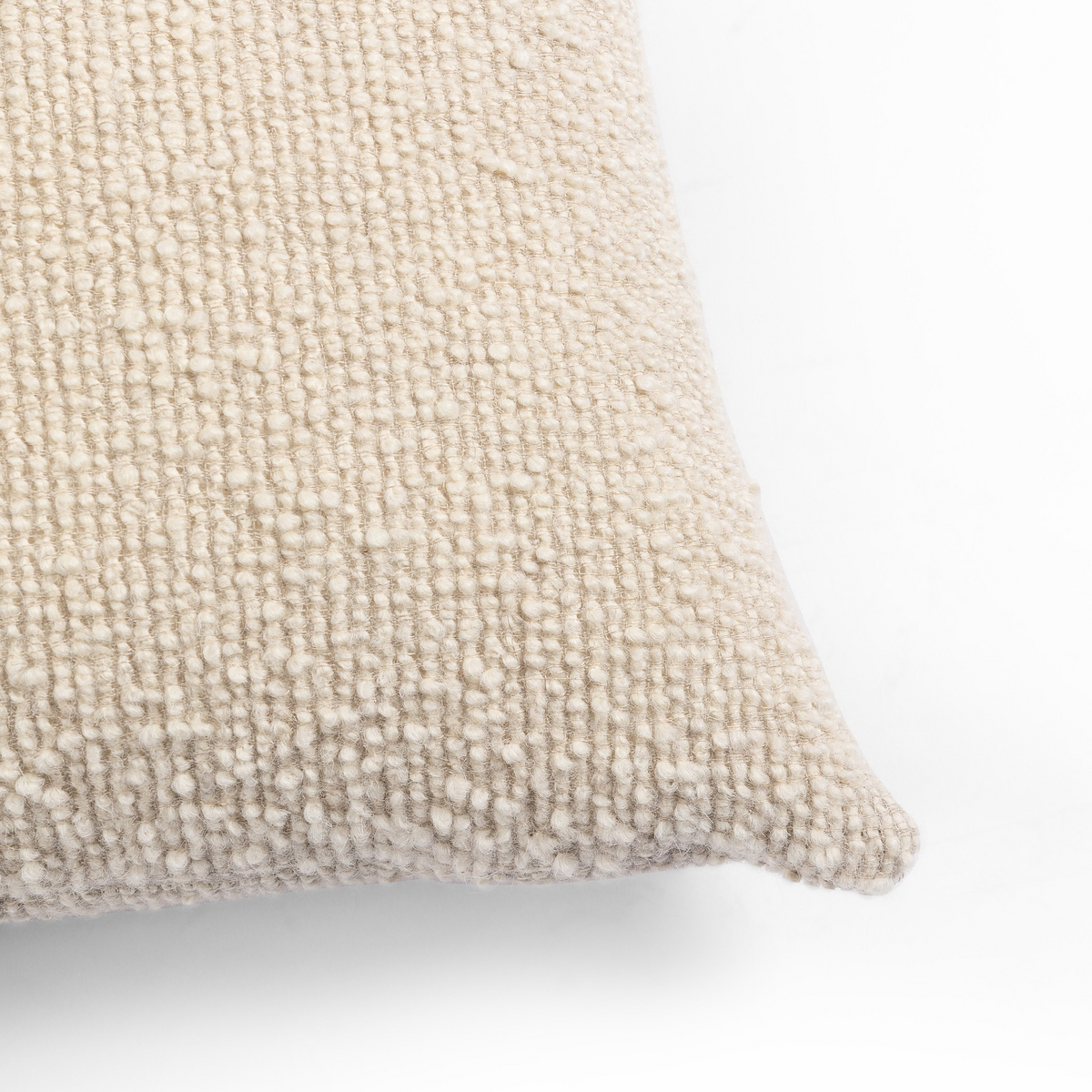 #color_home-decor/pillows-throws/accent