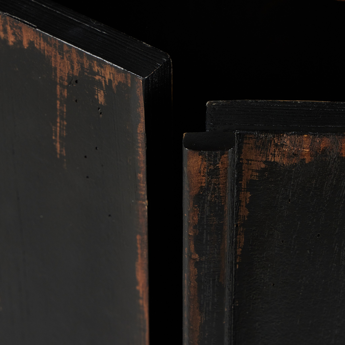 #color_distressed-burnt-black