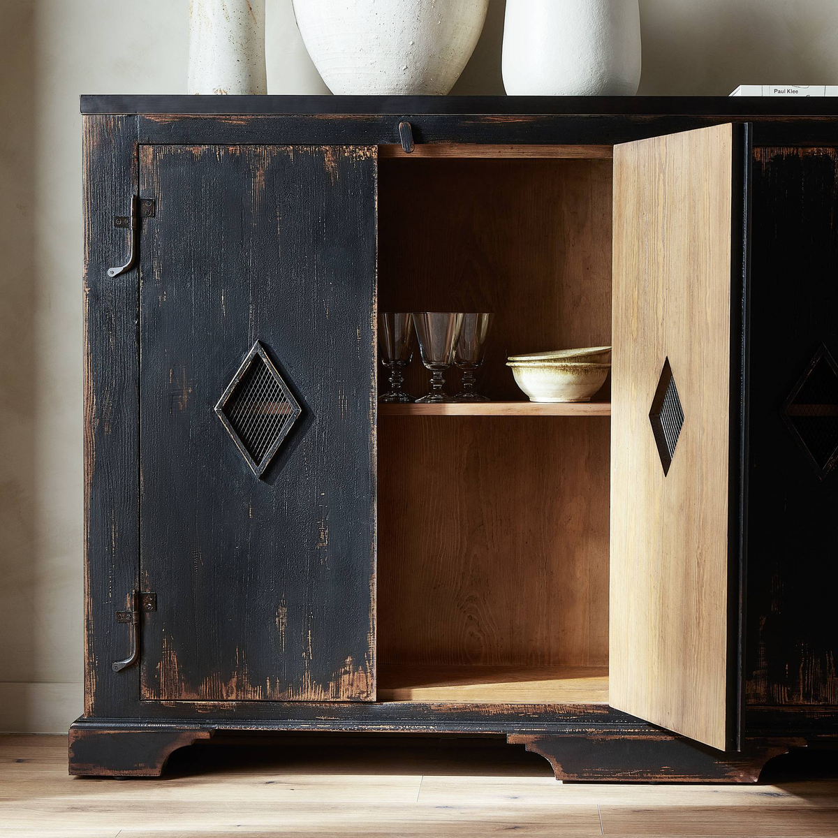 #color_distressed-burnt-black