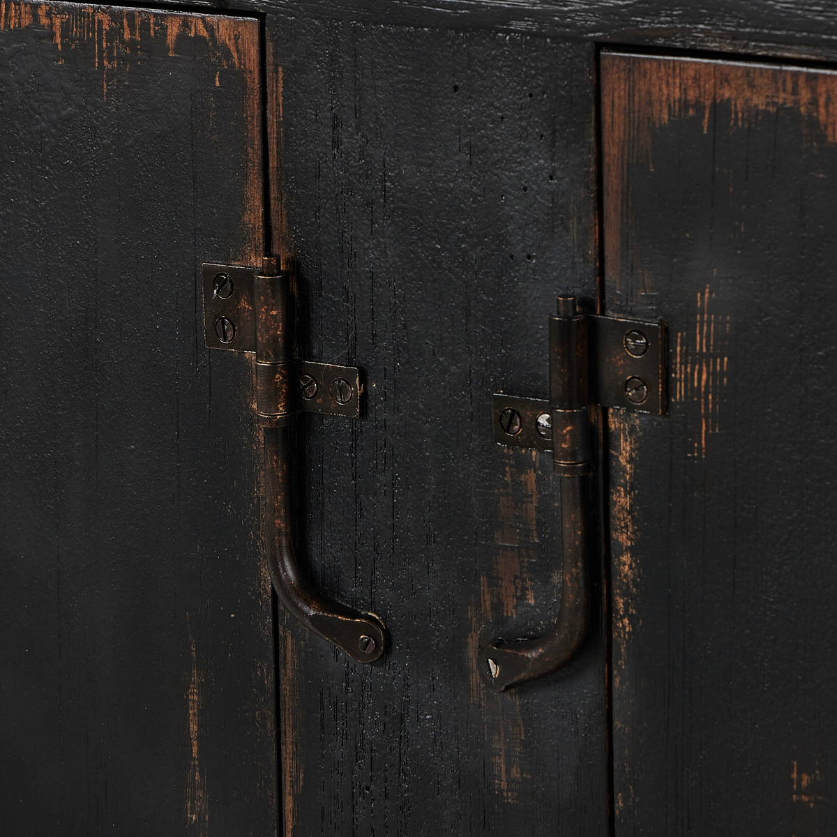 #color_distressed-burnt-black