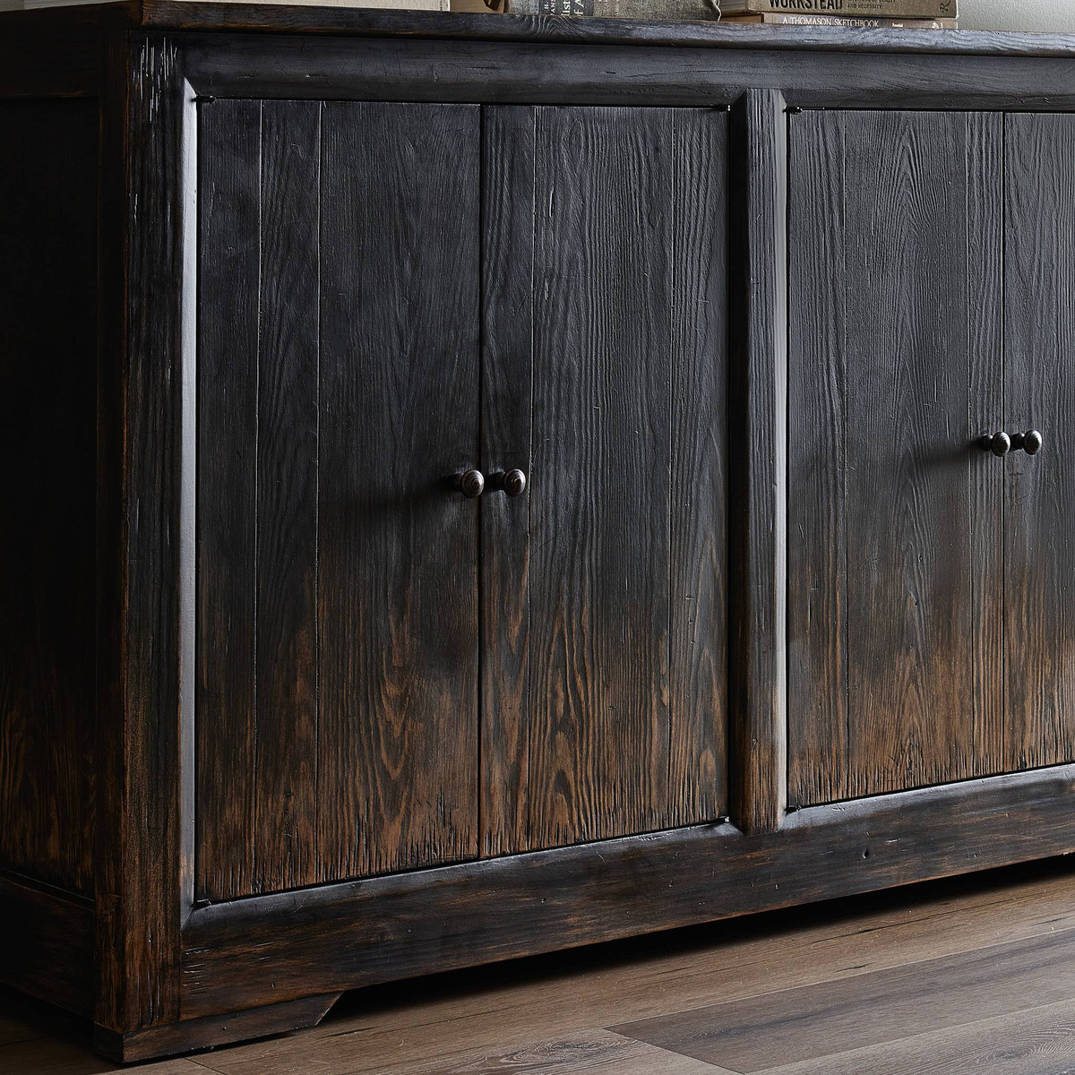 #color_distressed-black
