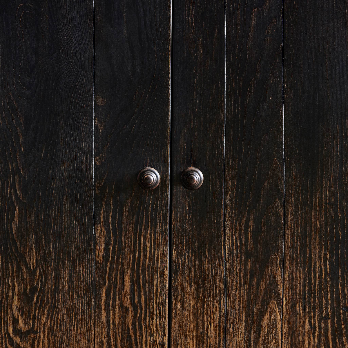 #color_distressed-black
