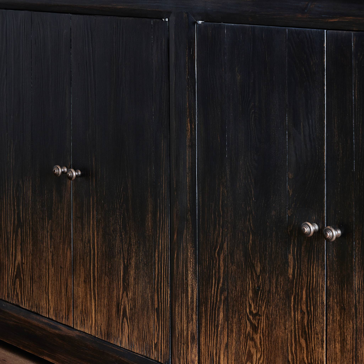 #color_distressed-black