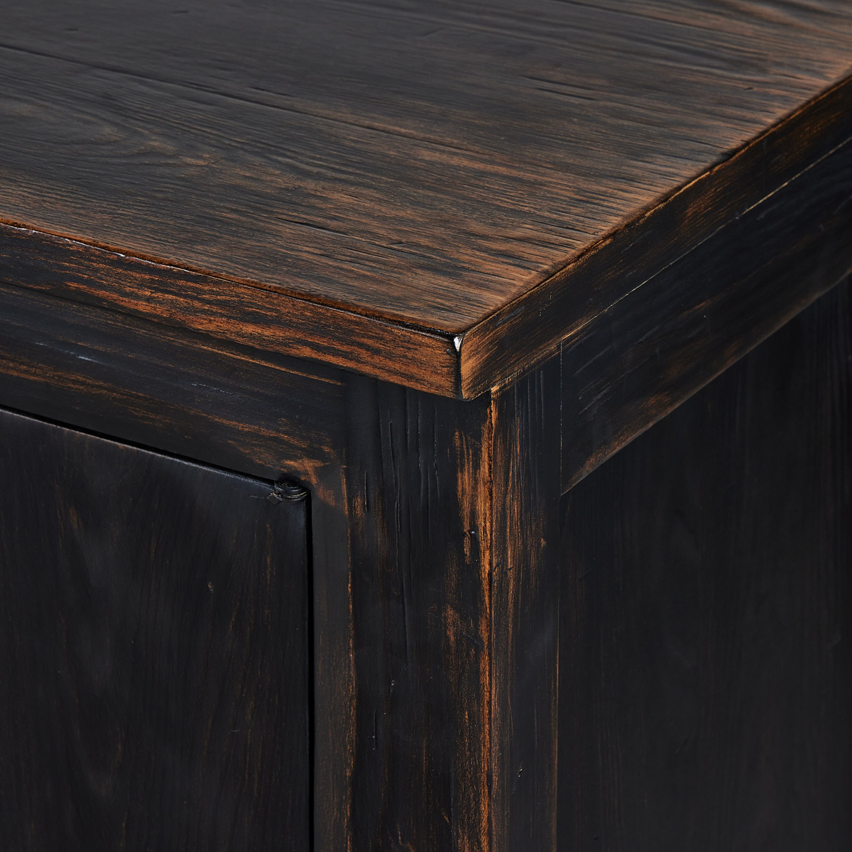 #color_distressed-black