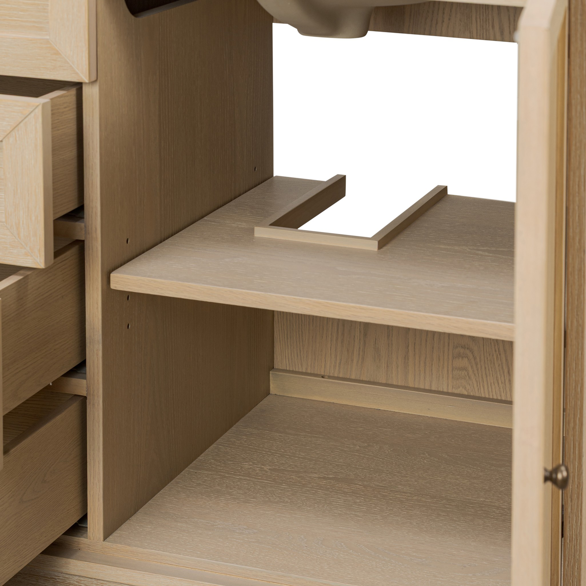 #color_satin-bleached-oak-veneer