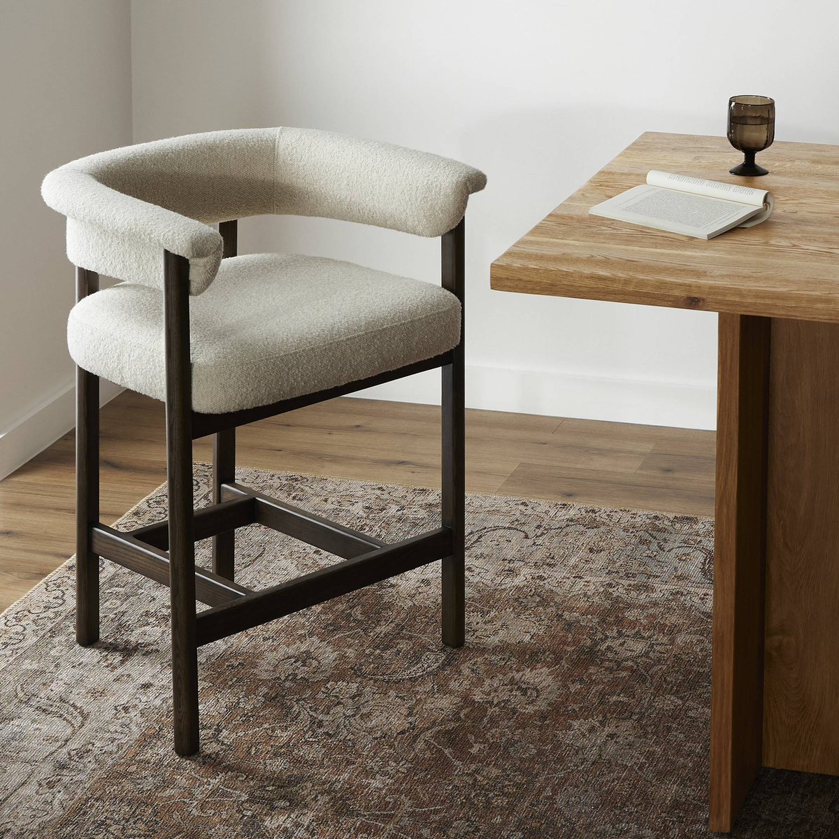 #color_seating/chairs/bar-counter