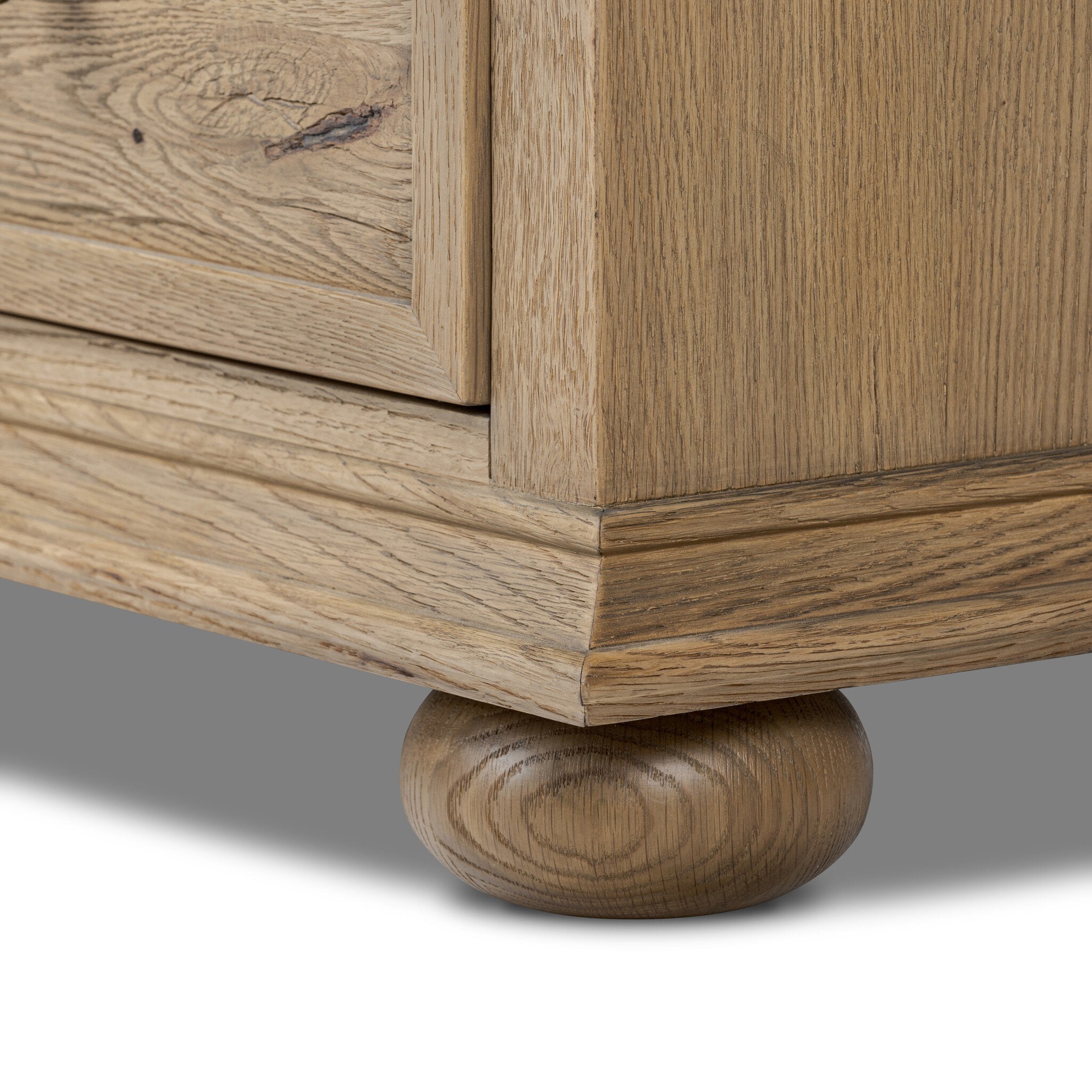 Geoffrey Wide Dresser
