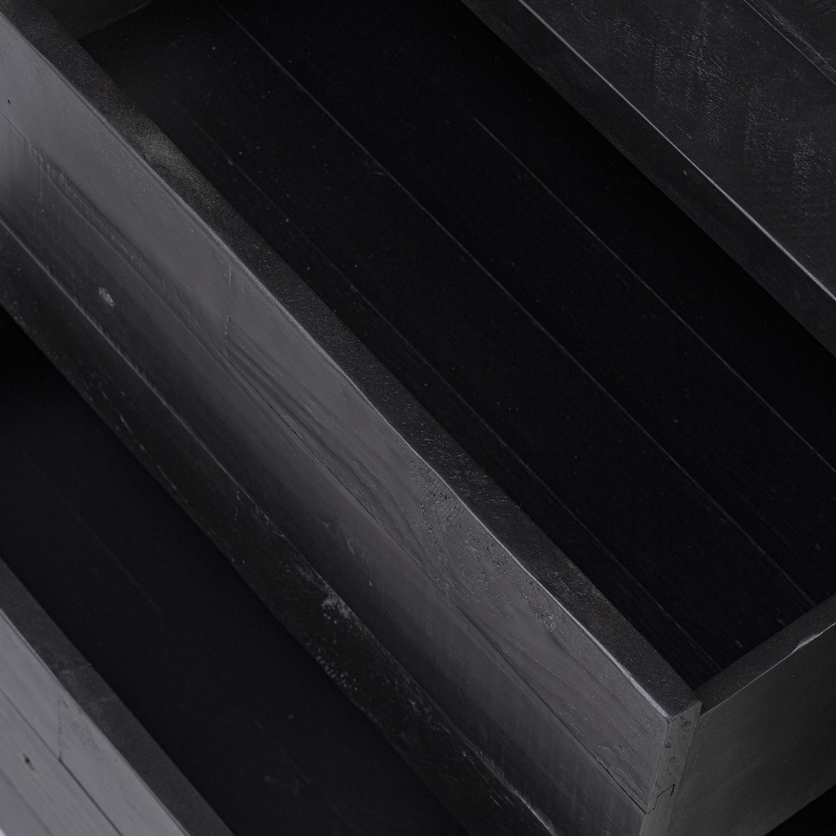 #color_aged-black-pine