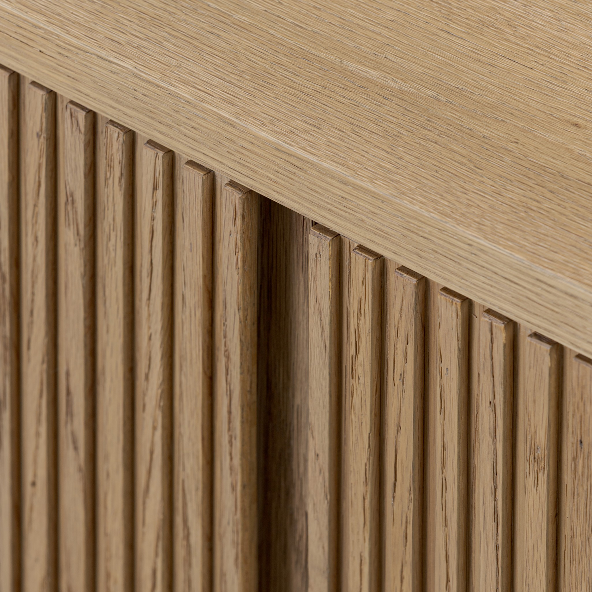#color_desert-oak-veneer